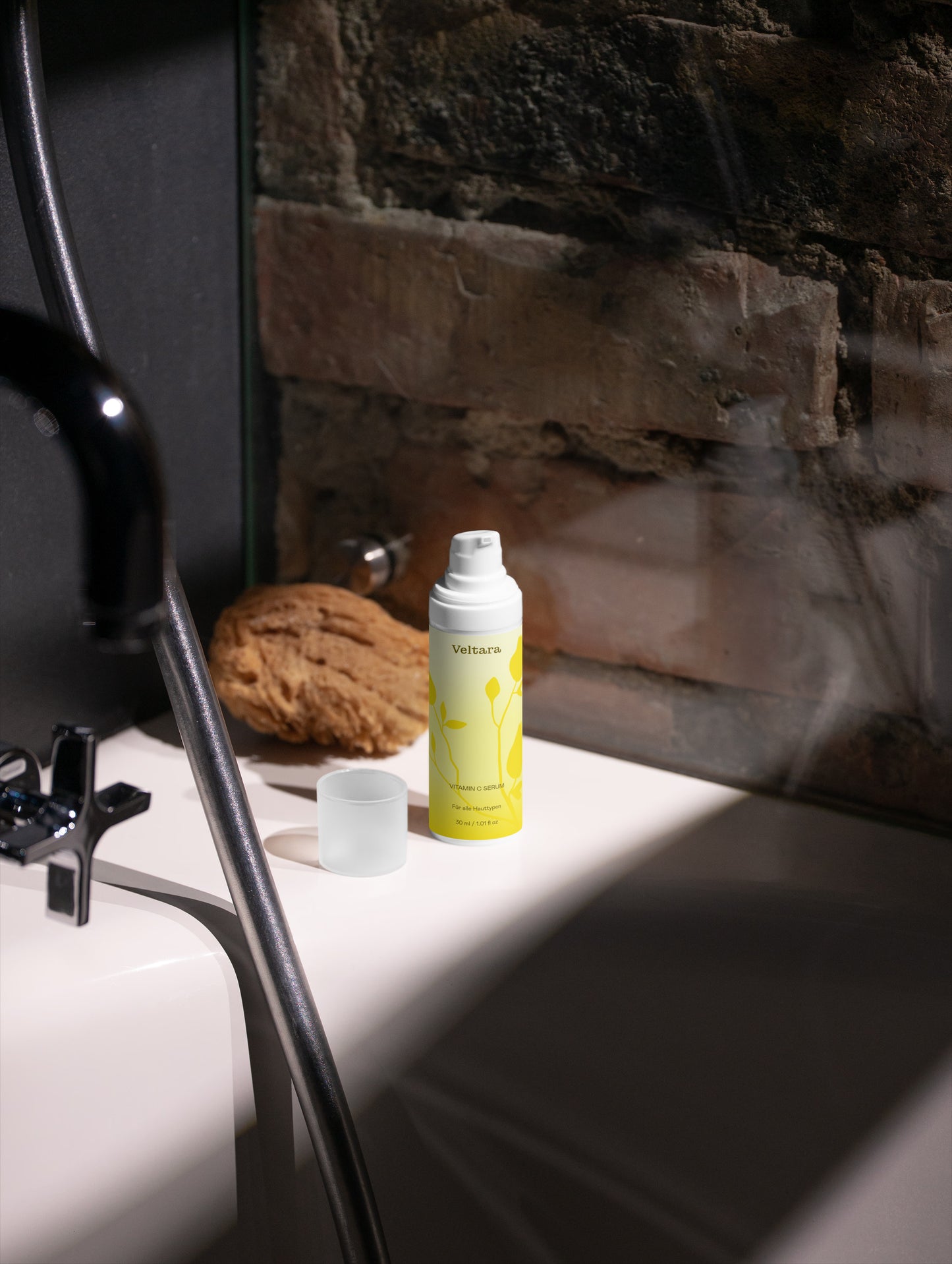 Vitamin C Serum von Veltara – spendet Feuchtigkeit mit Hyaluronsäure
